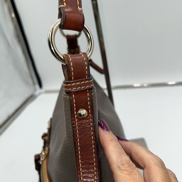 Dooney & Bourke Pebble Grain Zipper Pocket Sac with matching Wallet - Picture 6 of 16